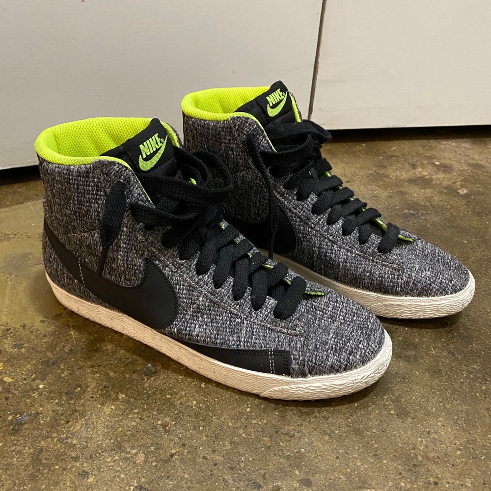 Nike Blazer Mid Top Sneakers